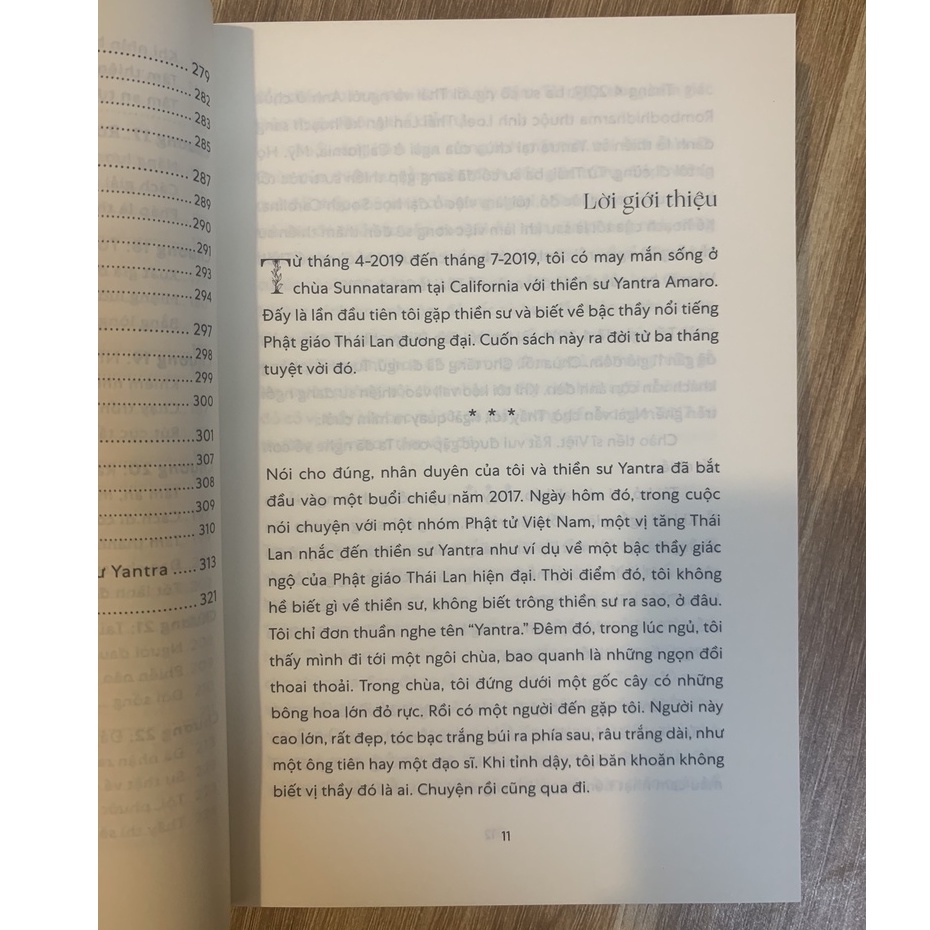 Sách - Trái Tim Không