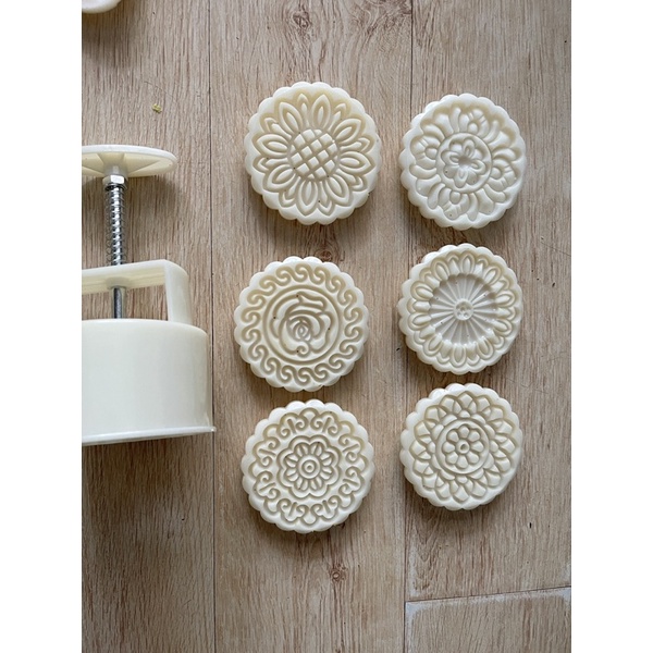 Khuôn lò xo 6 mặt vân hoa thị 200g