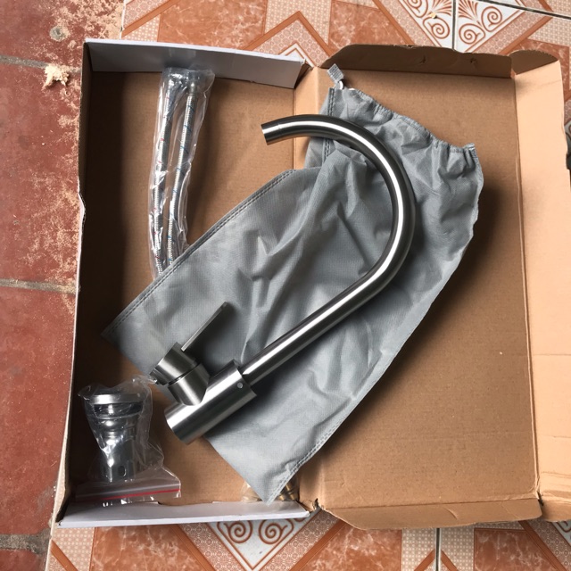 VÒI RỬA BÁT NÓNG LẠNH INOX 304 GẮN CHẬU (kèm đôi dây cấp)