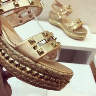 Giày đế xuồng louboutin cực đẹp