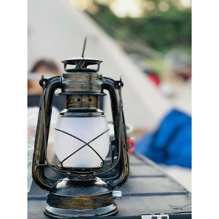 Đèn bão tích điện giả cổ ánh sáng ngọn lửa- Đèn bão vintage dùng đi cắm trại, trang trí- Bụi Travel