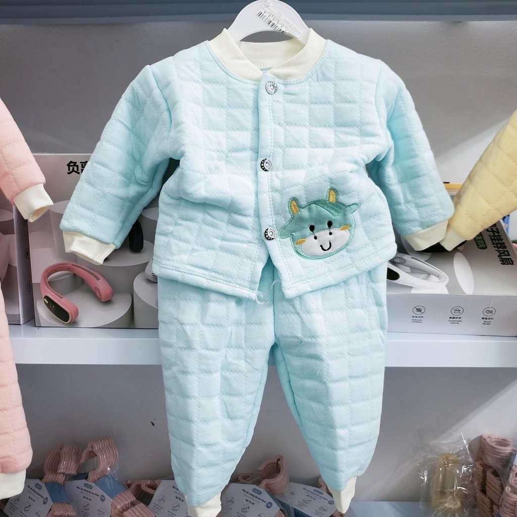 Bộ dài tay cài giữa màu trơn vải xốp trần bông mềm, cổ tàu giữ ấm cho bé sơ sinh Hi Mom (3-8kg)