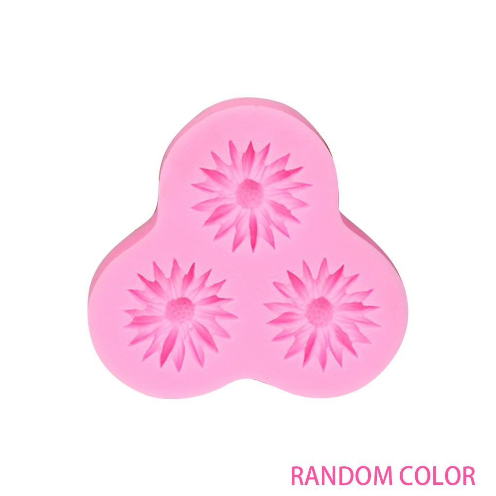 Khuôn Silicone Tạo Hình Làm Bánh Kẹo Hình Bông Hoa 3 Ngăn