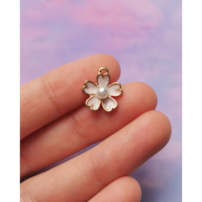 Charm kim loại hoa đào ngọc
