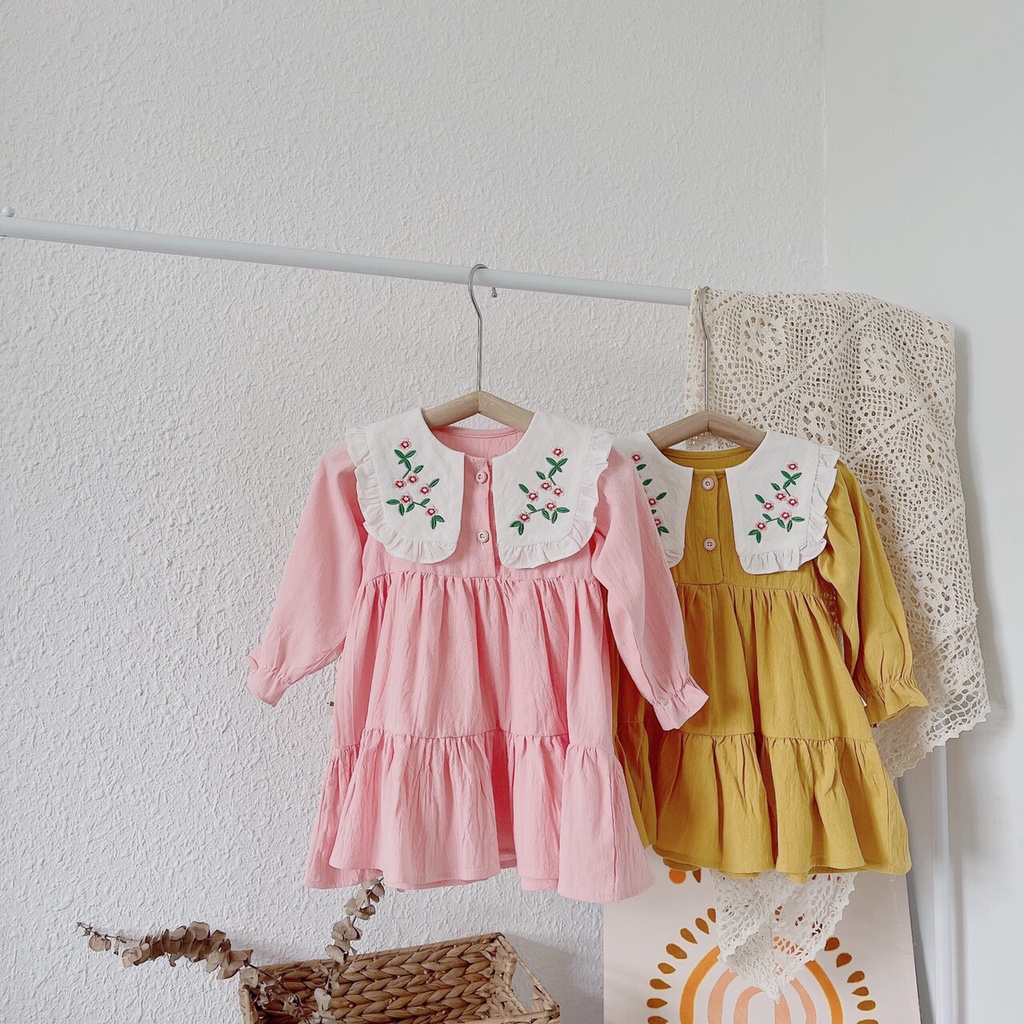 Váy thu chất thô cara mềm, cổ trắng viền bèo thêu hoa cho bé gái 1-5 tuổi (Mã 220502)