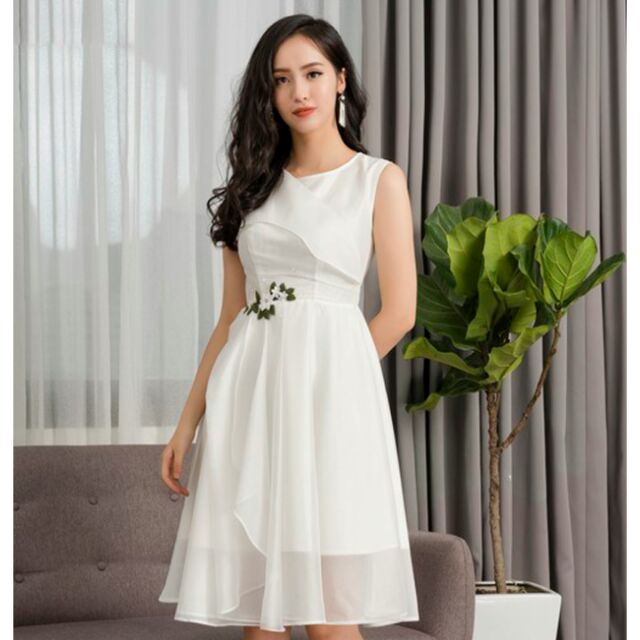 Váy trắng toson size l newtag