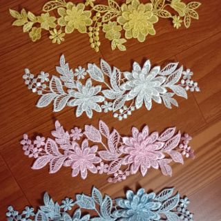 Hoa ren trang trí váy ,áo ( giá 30k/2 bông)