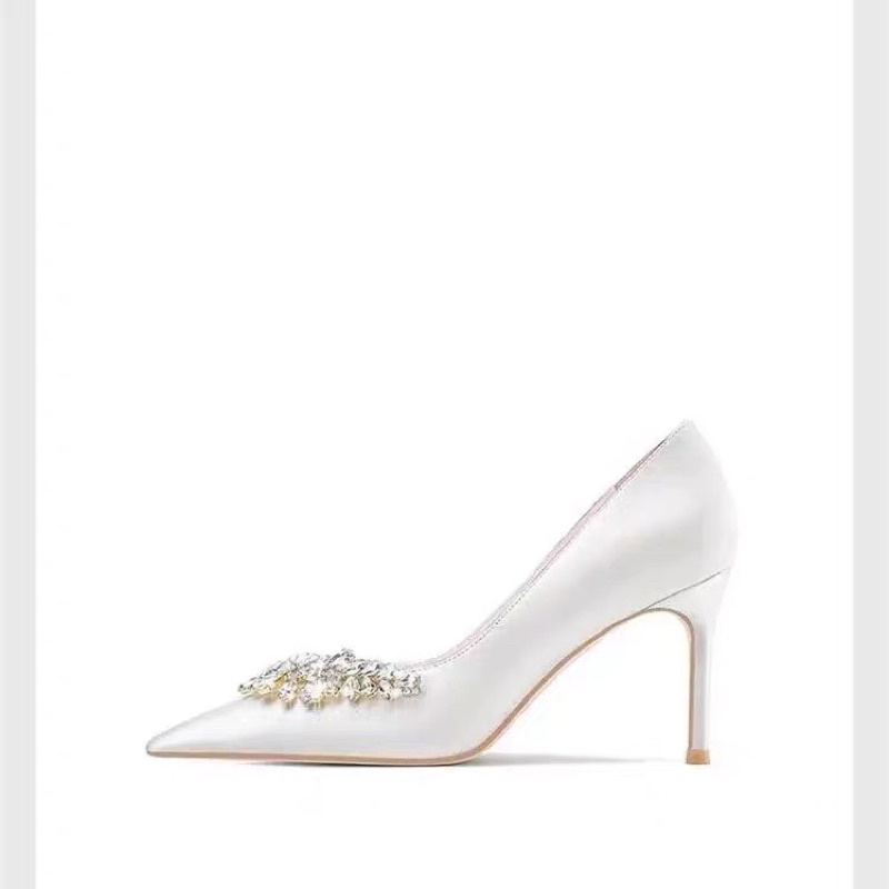 Giày cưới cô dâu đính hoa đá gót nhọn cao 8cm