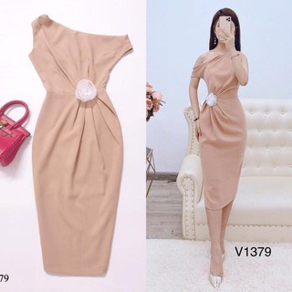 Váy body lệch vai kèm tag hoa quyến rũ v379