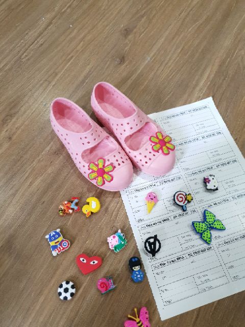 Giày Native có quai, TẶNG 2 Jibbitz cho bé gái