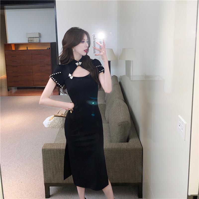 Đầm Sườn Xám Tay Phồng Màu Đen Đính Hạt Xẻ Tà Quyến Rũ