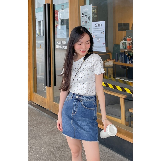 Áo thun nữ MARC FASHION họa tiết hoa viền chỉ màu FATN0701 | BigBuy360 - bigbuy360.vn