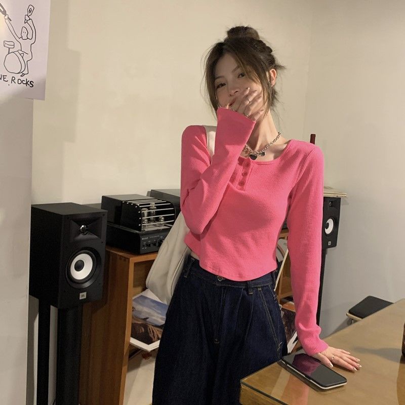 Áo Thun Nữ Tay Dài Cổ Tròn Có Nút
