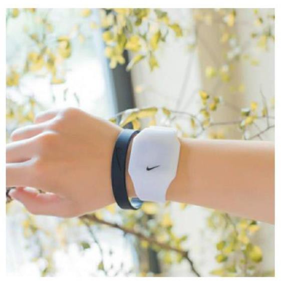 Đồng hồ đeo tay có đèn led thời trang thể thao cho cặp đôi/học sinh