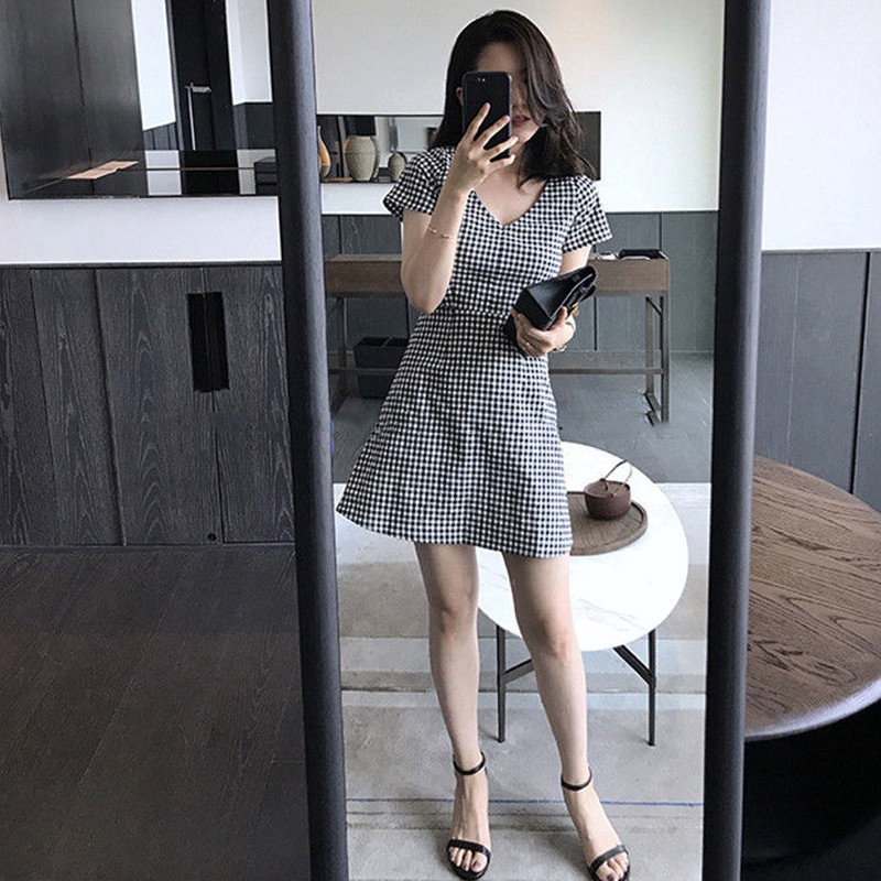 Đầm ngắn tay cổ chữ V họa tiết sọc ca rô thời trang cho nữ | BigBuy360 - bigbuy360.vn