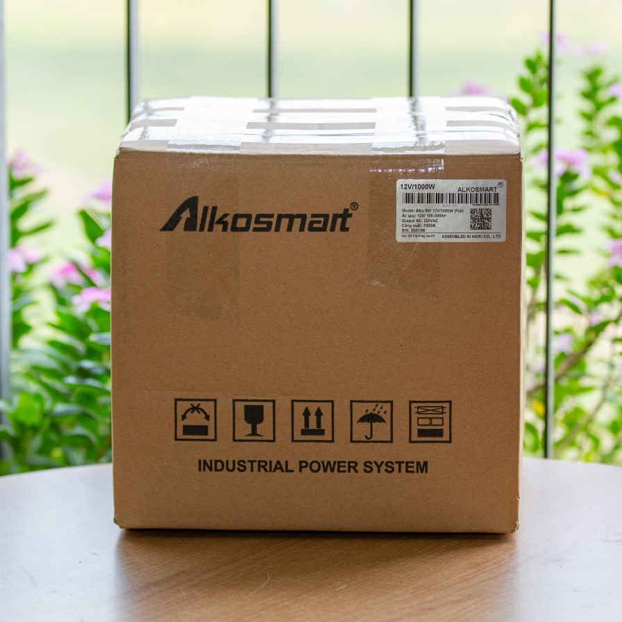 Máy kích điện 12V lên 220V sóng Sine tinh khiết chuẩn hàng NHẬT BẢN 1500VA/850W kiêm sạc bình ắc quy tự ngắt