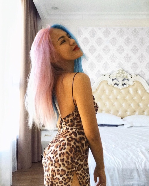 Đầm da beo sexy xẻ tà