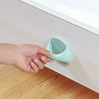 Tay Nắm Cửa Dán Tiện Dụng Cửa Tủ
