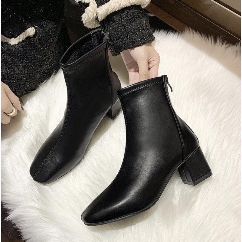 Giày bốt đế vuông cao có khoá kéo phía sau - GOLDSNEAKER