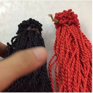 Sợi chỉ may mắn