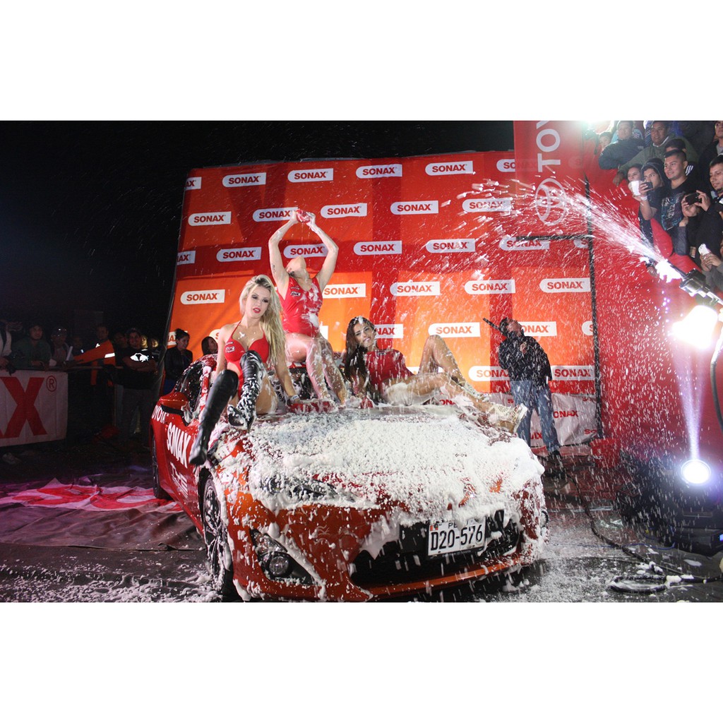 Nước rửa xe Sonax Gloss Shampoo 1lit + tặng khăn lâu xe chuyên dụng xanh hoặc vàng 314300