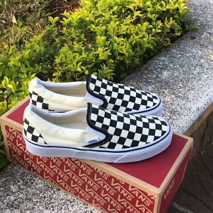 Giày thể thao nam freestyle VANS CHECKERBOARD SLIP ON BLACK / WHITE real secondhand