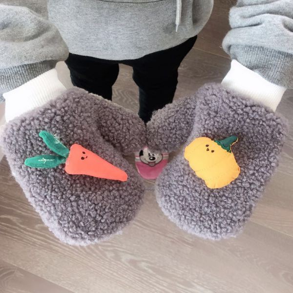 Găng Tay Giữ Ấm Hoạ Tiết Hoạt Hình Cho Bé