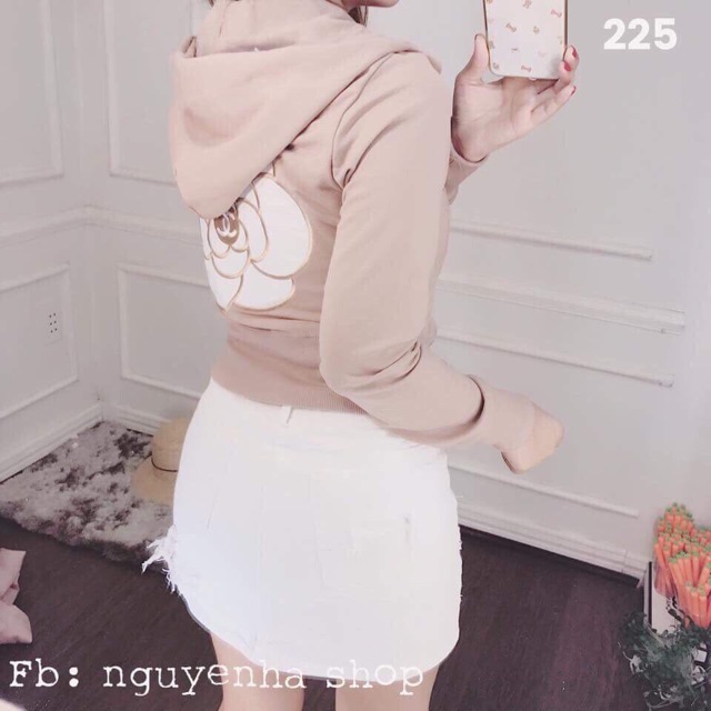 Áo khoác lửng thêu hoa hồng | BigBuy360 - bigbuy360.vn