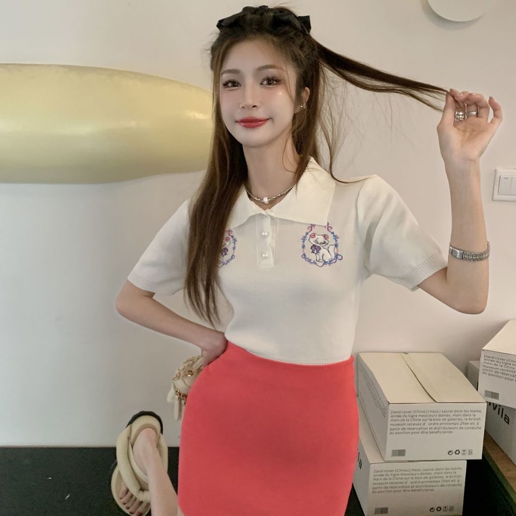 Áo sweater Tay Ngắn Cổ Bẻ Thêu Hình Mèo Dễ Thương