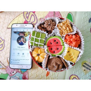 Hộp bánh đi biếu