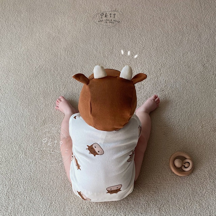 Set áo liền quần dài tay vải cotton họa tiết bò sữa dễ thương kèm mũ thời trang thu đông cho trẻ sơ sinh