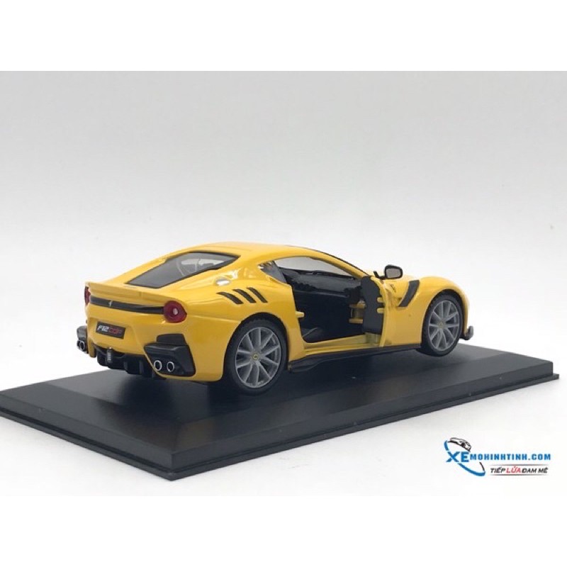 Xe Mô Hình Ferrari F12 TDF Hãng sản xuất : Bburago Tỉ lệ 1:32 ( Vàng )