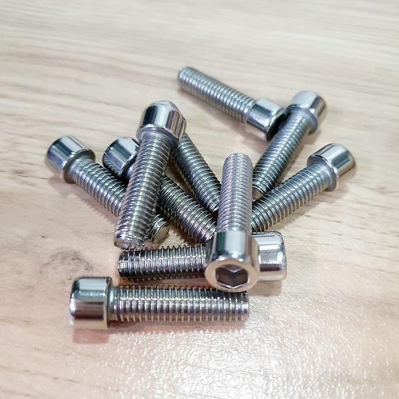 Gói 10 Bulong Đầu Trụ Lục Giác Chìm Size M8 Chiều Dài Tổng 37mm Chất Liệu Inox Sáng Bóng