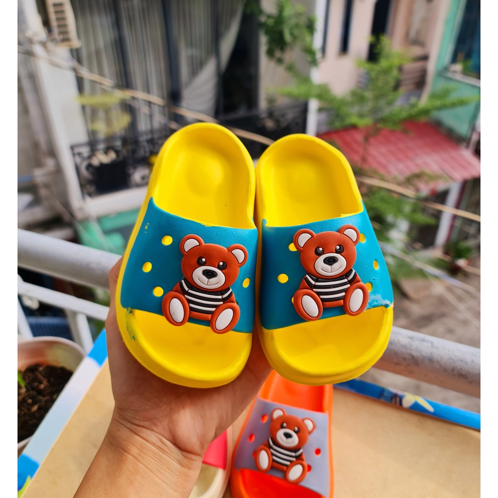 Dép bánh mì cho bé trai bé gái hình gấu áo sọc siêu nhẹ 2 màu