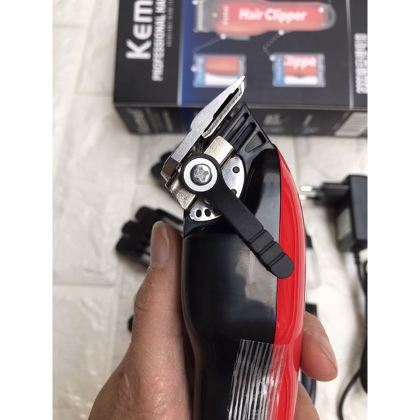 Tông Đơ Cắt Tóc Chuyên Nghiệp Salon Không Dây Kemel KM 707XZ .