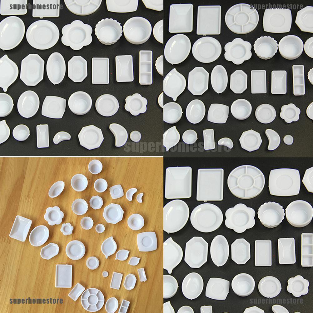 Set 33 Dụng Cụ Bàn Ăn Bằng Nhựa Trang Trí Nhà Búp Bê