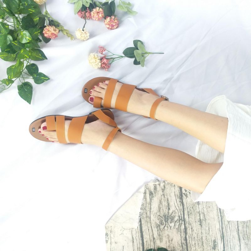 Giày sandal xỏ ngón quai hậu móc gài đi học hình thật