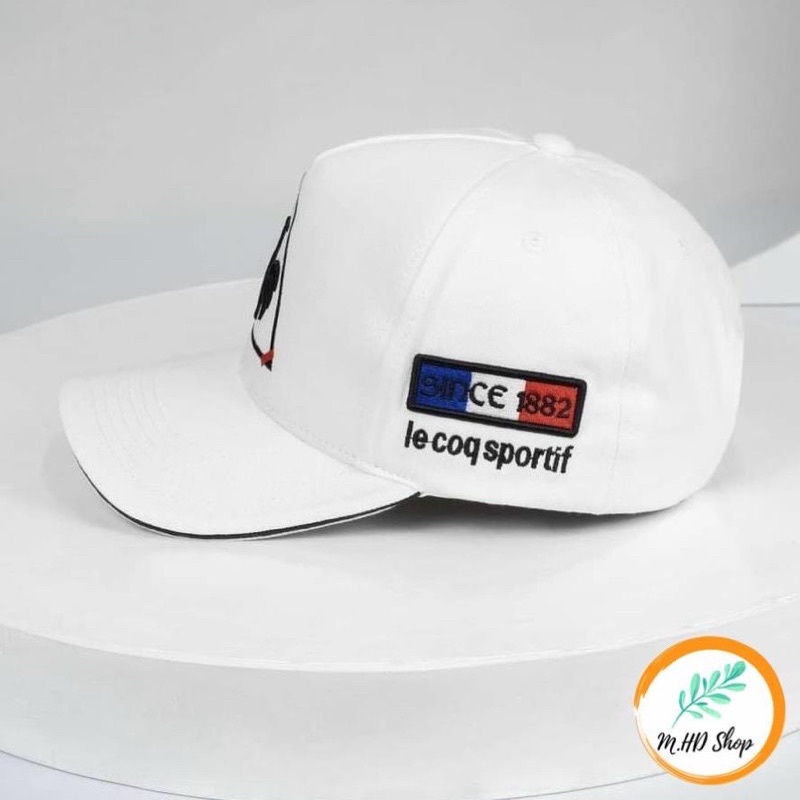 Nón kết nam nữ thêu hình gà trước sau phong cách trẻ trung năng động.