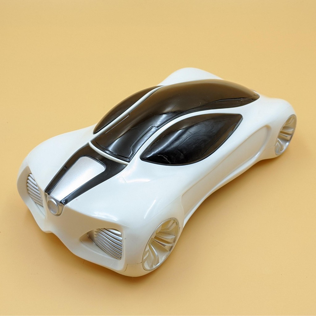 Siêu xe nhào lộn 360 độ điều khiển bằng vô lăng