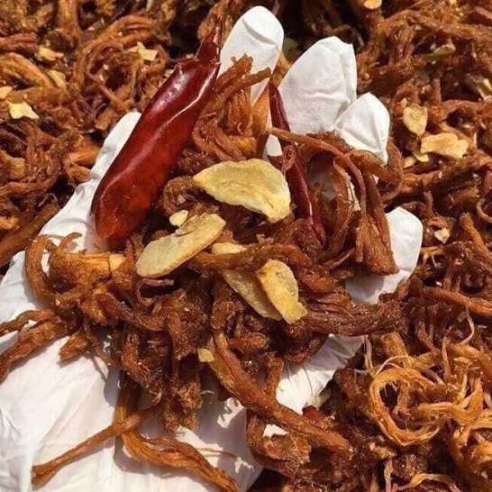 Khô heo cháy tỏi nhà làm, dai, cay cay, heo khô cháy tỏi 300g vị đậm đà - Ăn vặt nhà Cốm