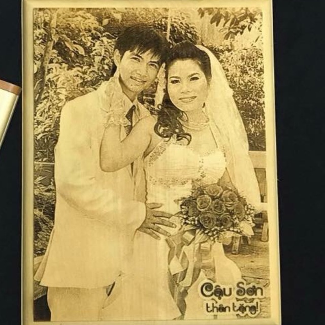 Khung Ảnh Gỗ Khắc Hình Ảnh Chân Dung Theo Yêu Cầu