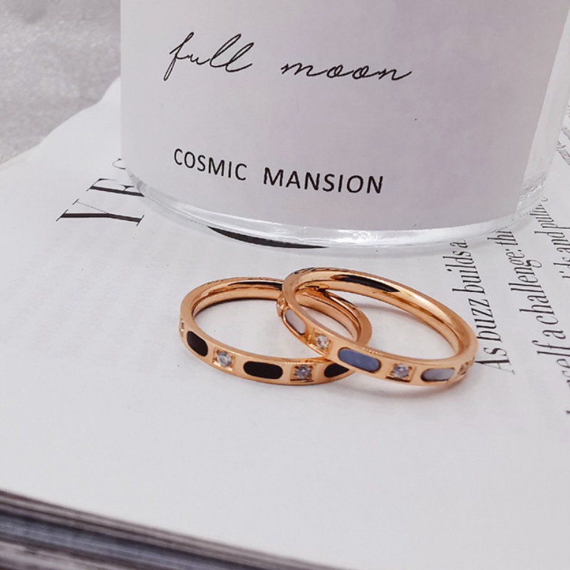 Nhẫn Nữ Đính Đá Vòng Quanh Titan Ko Đen TT 4161