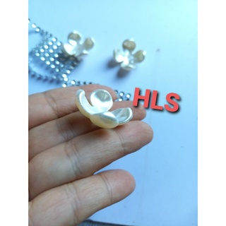 cườm cánh hoa làm trang trí