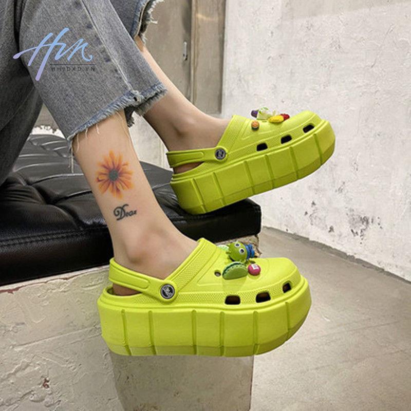 Dép Sandal Đục Lỗ Đế Dày Cao Chống Trượt Dễ Phối Đồ Phong Cách Mới Cho Nữ