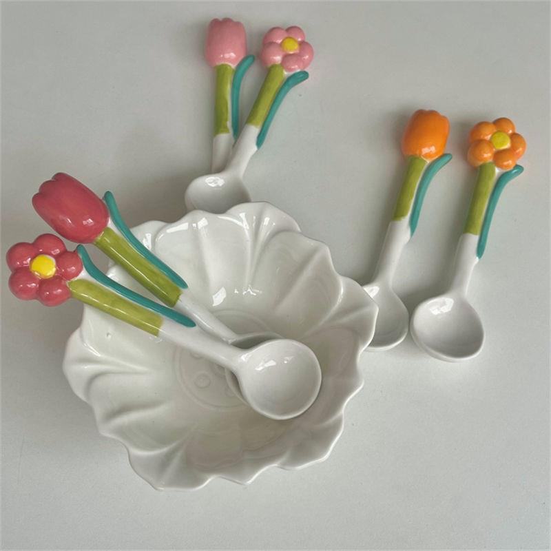 Muỗng Sứ Vẽ Tay Cầm Dài Hình Hoa tulip Ba Chiều Dễ Thương Phong Cách Hàn Quốc Cho Nữ