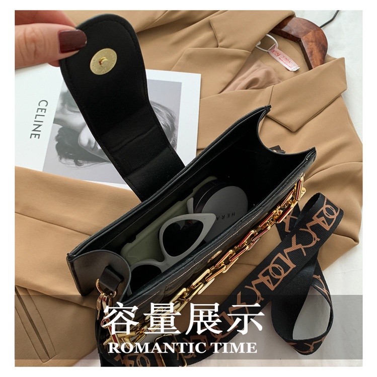 Túi Đeo Chéo Da Pu Dáng Vuông Nhỏ Phối Dây Xích Thời Trang Mùa Xuân Cho Nữ