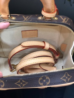 LV vali, Lv hộp da thật
