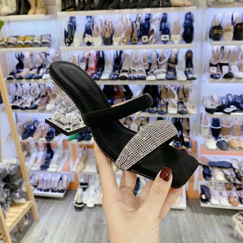 Giày gót 7cm quai bản xoàn cực sáng kết hợp gót ly xinh xắn mẫu mới nhất 2022