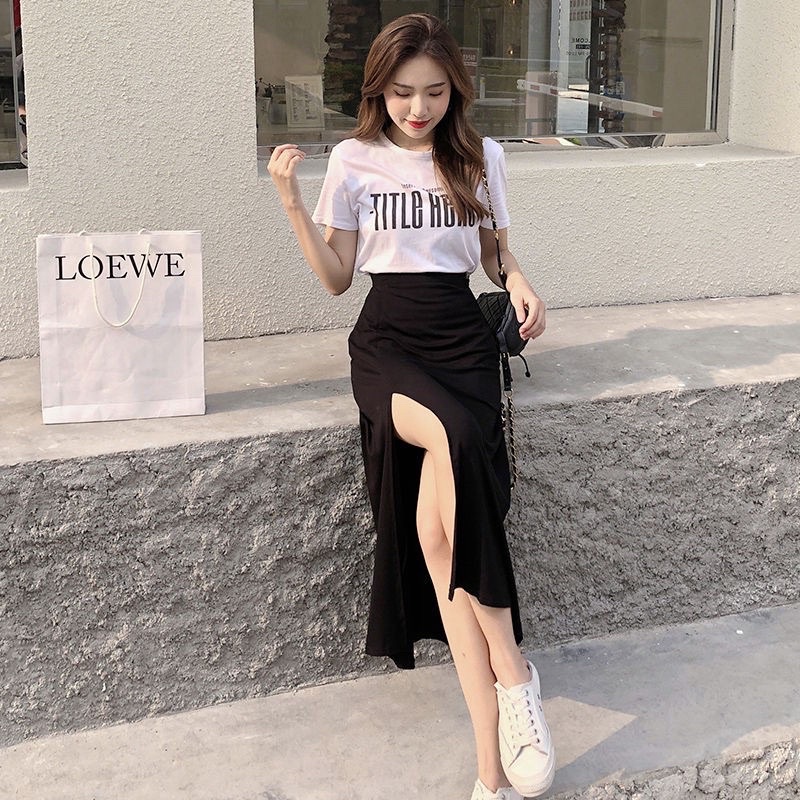 Chân váy sẻ dáng dài tuyết mưa