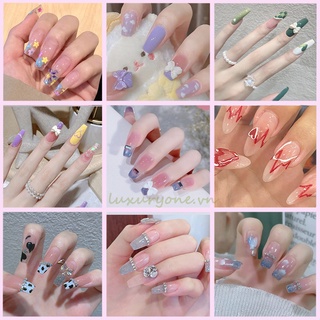 24pcs  Bộ móng tay giả kèm keo dán nhiều màu sắc tùy chọn cá tính dành cho nữ